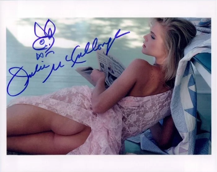 Julie McCullough autograph