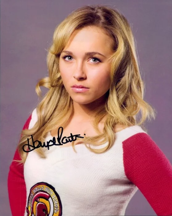 Hayden Panettiere autograph