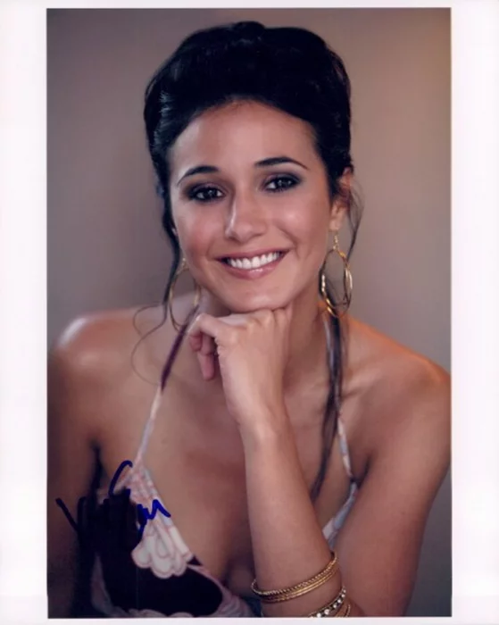 Emmanuelle Chriqui autograph