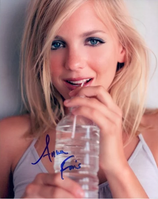 Anna Faris autograph
