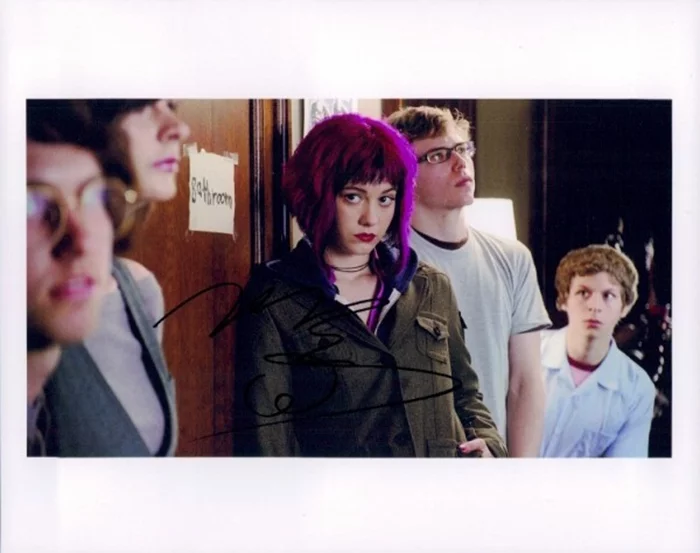 Mary Elizabeth Winstead autograph