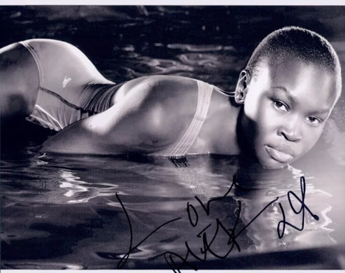 Alek Wek autograph