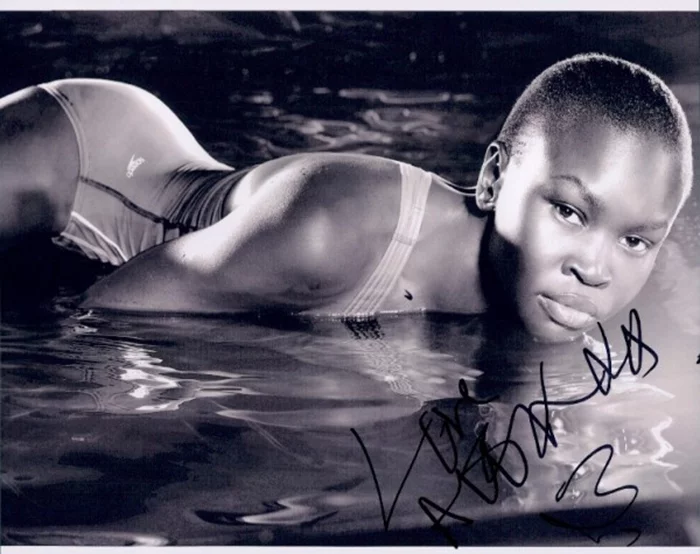 Alek Wek autograph