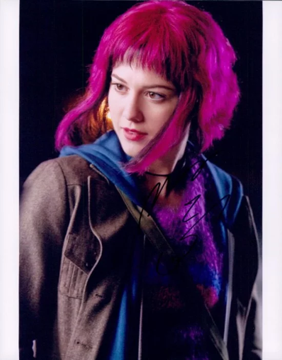 Mary Elizabeth Winstead autograph