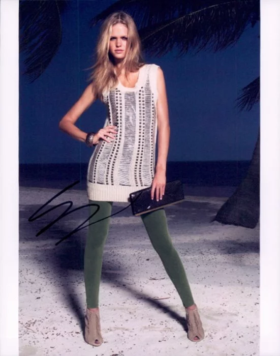 Erin Heatherton autograph
