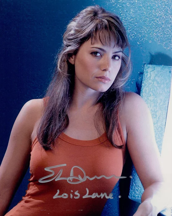 Erica Durance autograph
