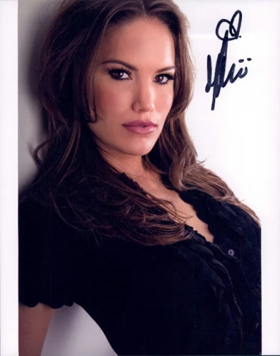 Vanessa  Gomez autograph