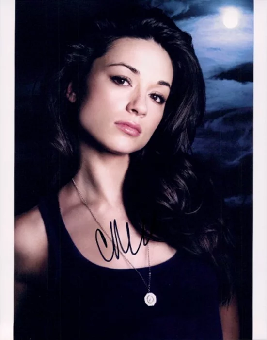 Crystal Reed autograph