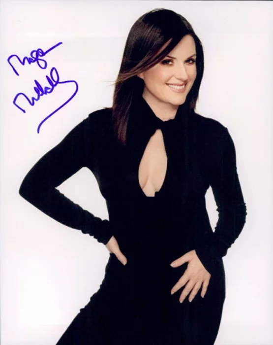 Megan Mullally autograph