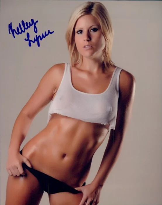 Kelley Lynn autograph