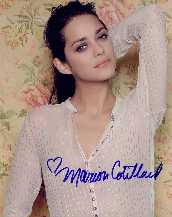 Marion Cotillard autograph