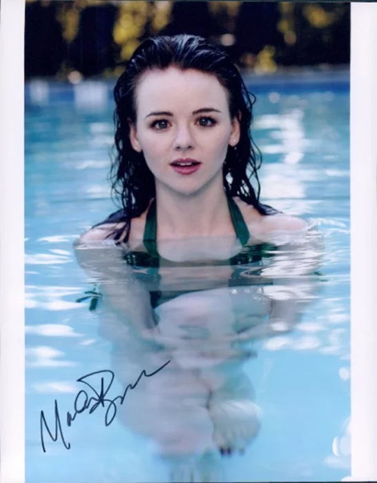 Marlane  Barnes autograph