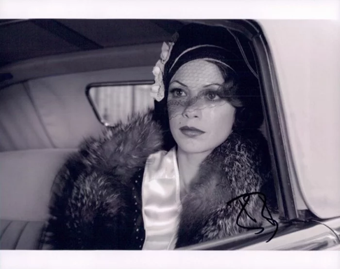 Berenice Bejo autograph