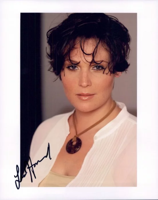 Lisa Howard autograph