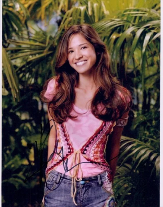 Kelsey Chow autograph