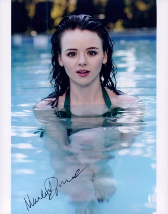 Marlane  Barnes autograph