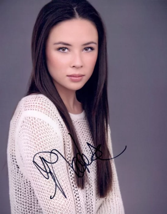 Malese Jow autograph