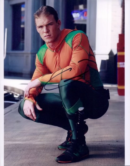 Alan  Ritchson autograph