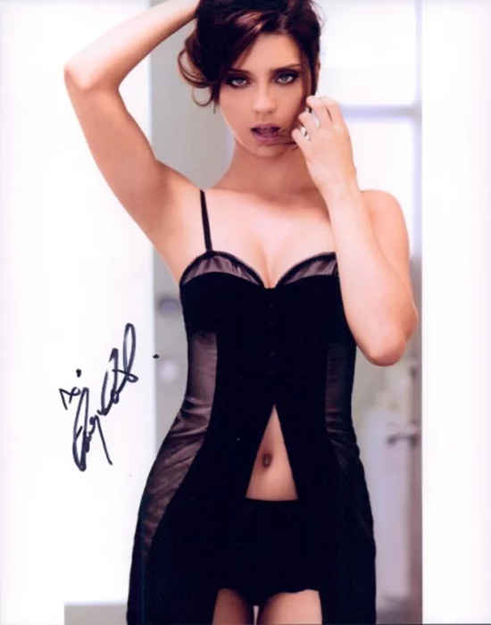 Angela Sarafyan autograph