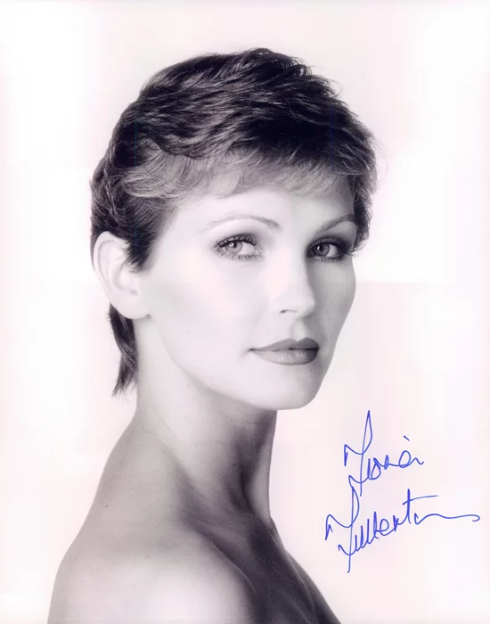 Fiona Fullerton autograph