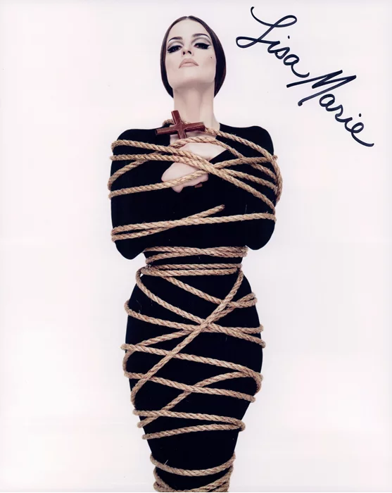Lisa Marie autograph