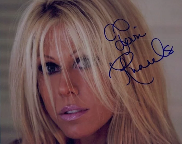Terri Runnels autograph