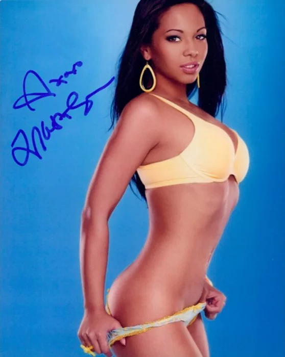 Nikita Esco autograph