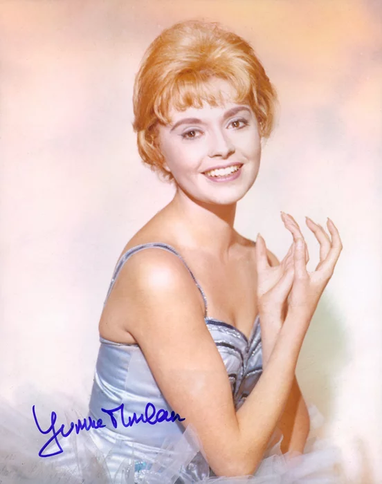 Yvonne Monlaur autograph
