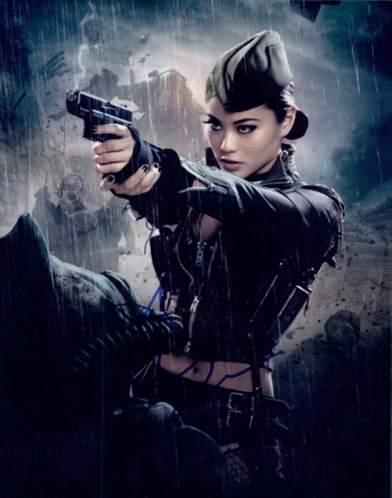 Jamie Chung autograph