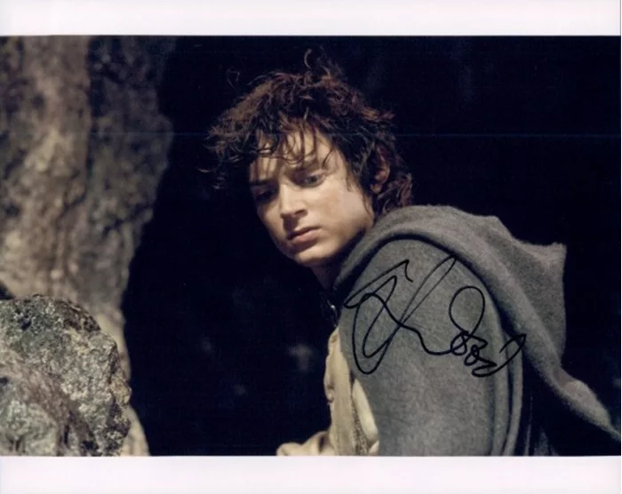 Elijah Wood autograph
