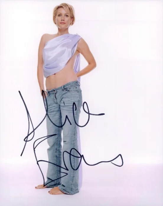 Alice Evans autograph