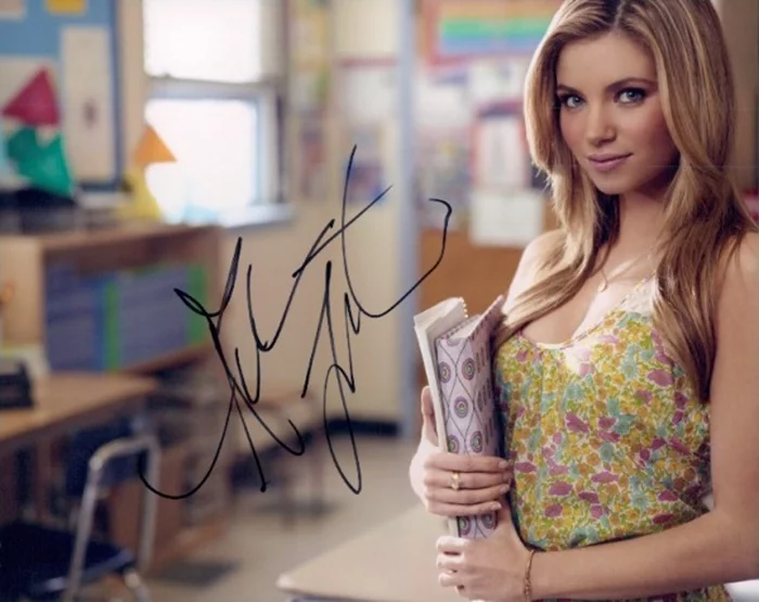 Amber Lancaster autograph