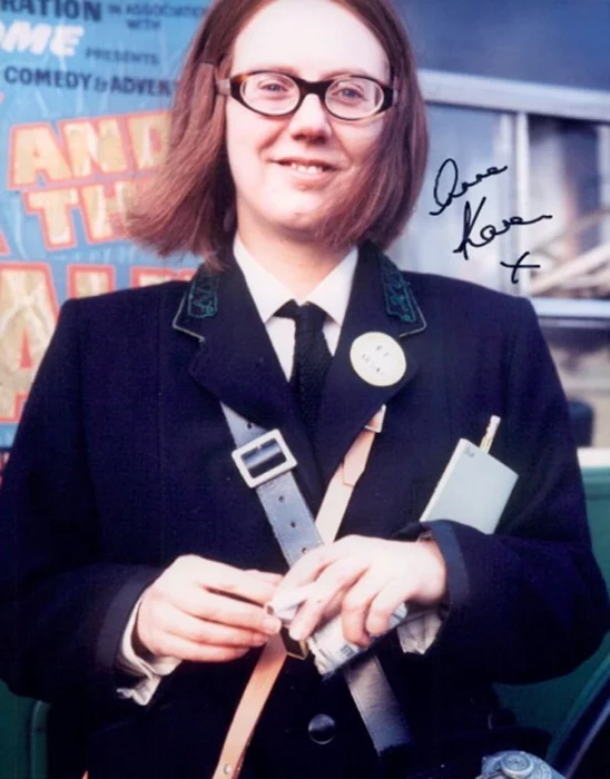 Anna Karen autograph