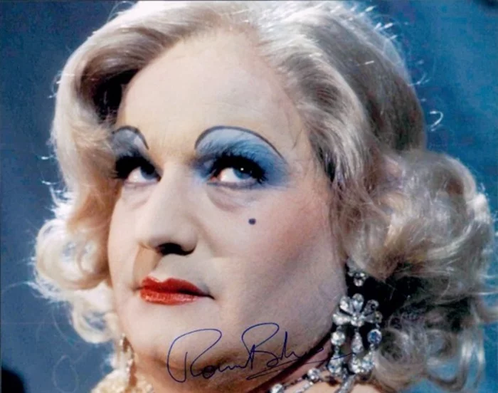 Ronnie Barker autograph