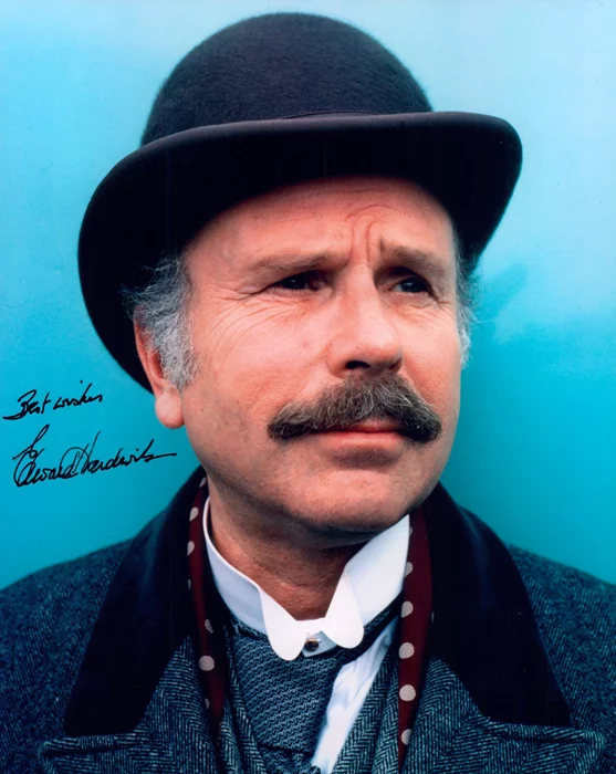 Edward Hardwicke autograph