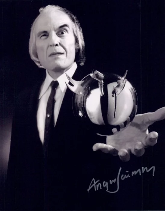 Angus Scrimm autograph