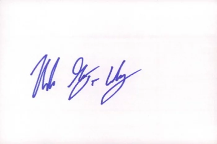 Noah Gray-Cabey autograph