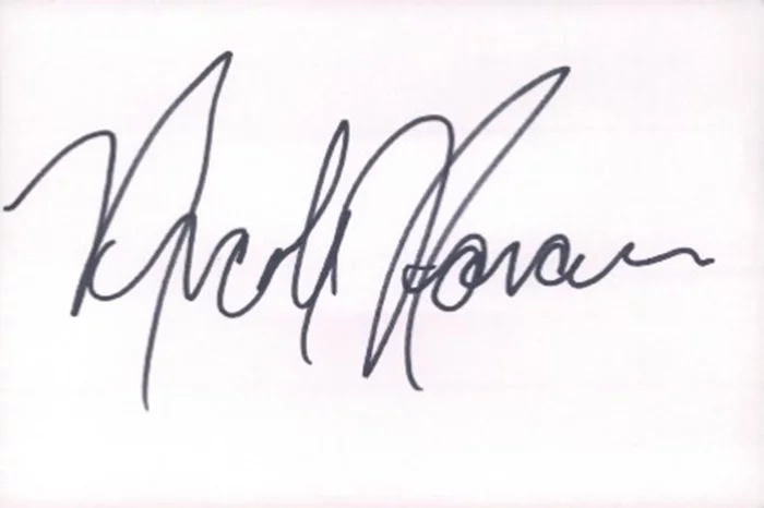 Nicole Narain autograph