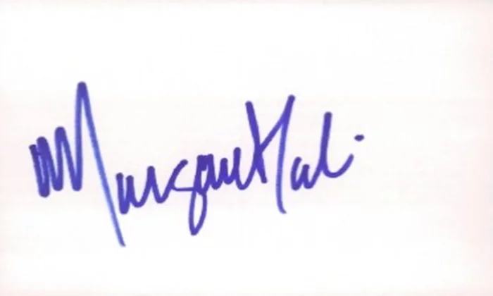 Margaret Colin autograph