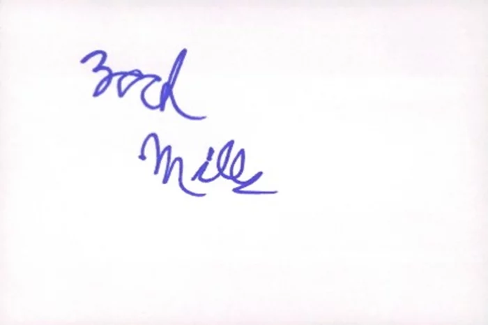 Zach Mills autograph