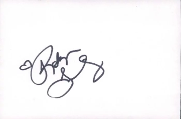 Robyn Lively autograph
