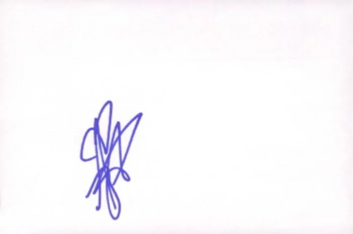 Ashley Argota autograph