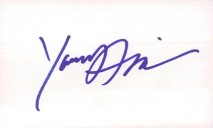 Yancey Arias autograph