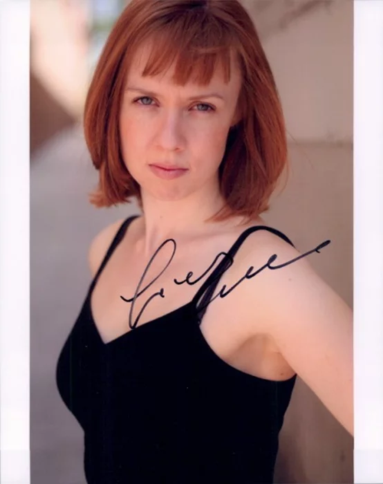 Laura  Waddell autograph