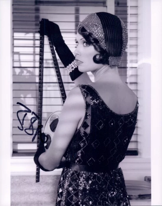Berenice Bejo autograph
