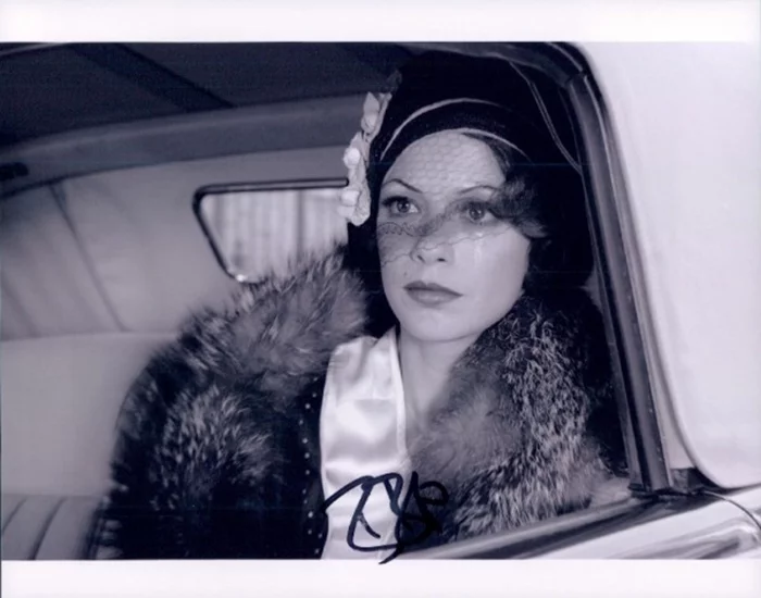 Berenice Bejo autograph