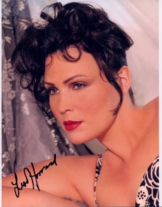 Lisa Howard autograph
