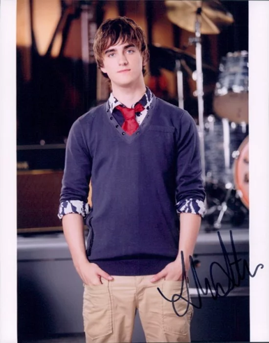 Landon Liboiron autograph