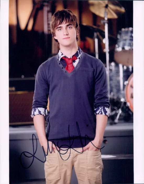 Landon Liboiron autograph