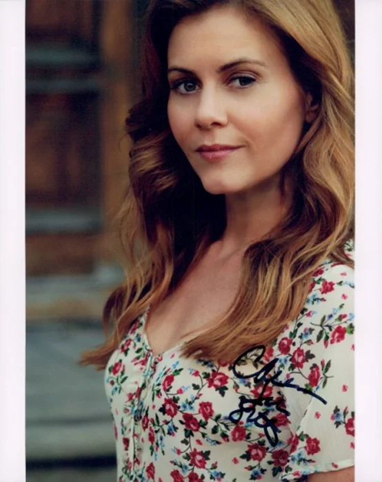 Christie Lynn Smith autograph